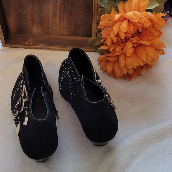 INC SHORT BOOTS SIZE NWOT STUDDED GEORGEOUS - Picture 4 of 8